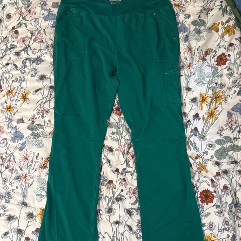 Healing Hands Straight-leg Cargo Scrub Pants